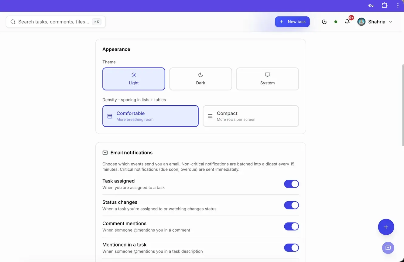 Scrumo appearance settings showing light and dark theme options and notification preferences